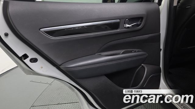 Renault Korea QM6 Diesel 2WD RE Signature 2017 — фото 25