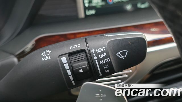 Genesis EQ900 5.0 GDI AWD Prestige 2016 — фото 18