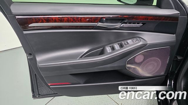 Genesis EQ900 5.0 GDI AWD Prestige 2016 — фото 24