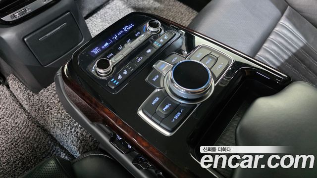 Genesis EQ900 5.0 GDI AWD Prestige 2016 — фото 30