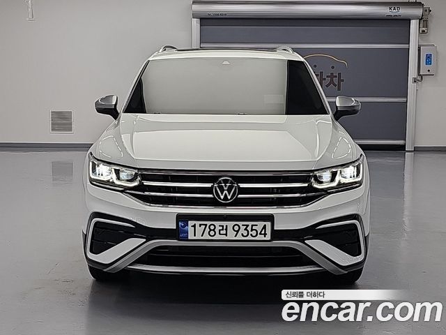 Volkswagen Tiguan Allspace 2.0 TSI Prestige 2023 — фото 2