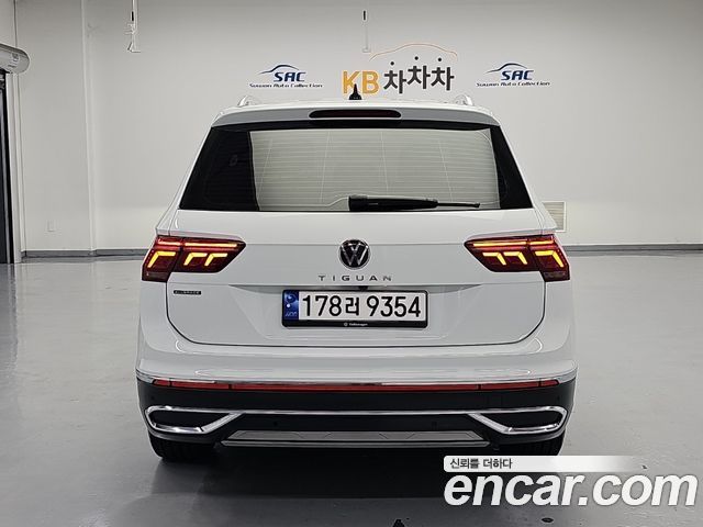 Volkswagen Tiguan Allspace 2.0 TSI Prestige 2023 — фото 3