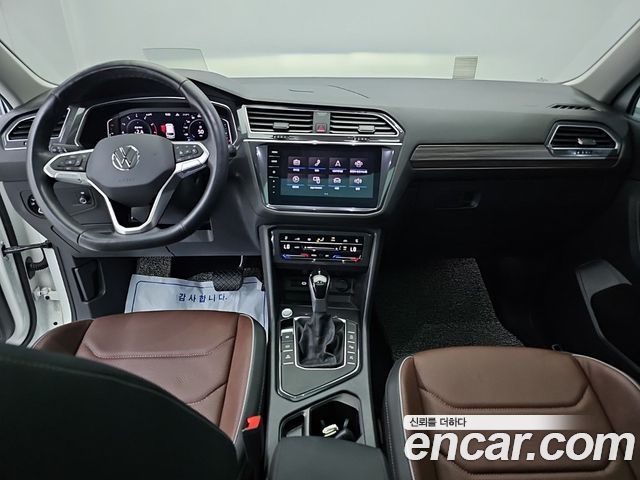 Volkswagen Tiguan Allspace 2.0 TSI Prestige 2023 — фото 7