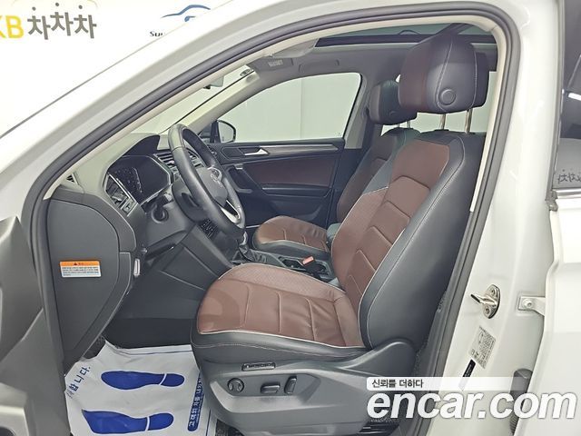 Volkswagen Tiguan Allspace 2.0 TSI Prestige 2023 — фото 15