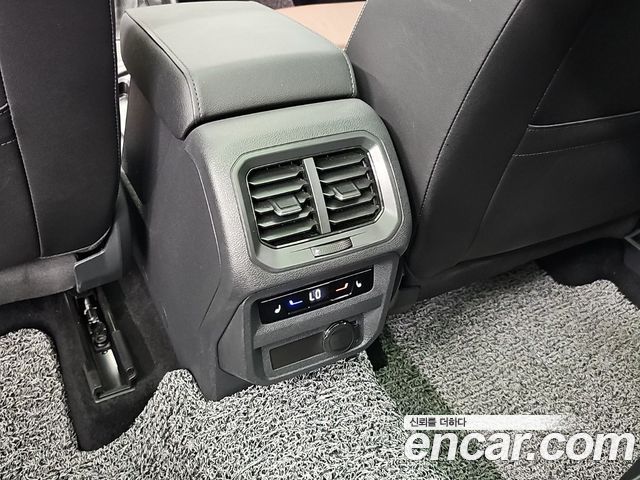 Volkswagen Tiguan Allspace 2.0 TSI Prestige 2023 — фото 17