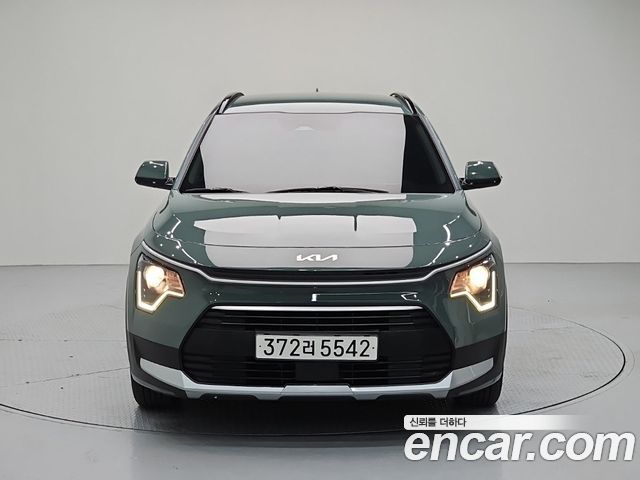 Kia Niro Prestige 2022 — фото 2
