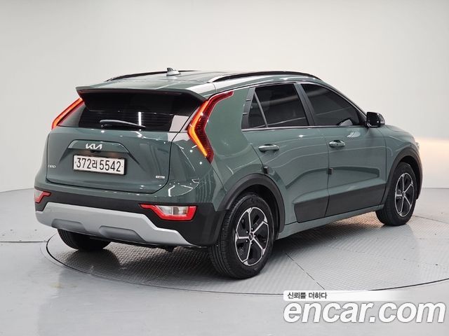 Kia Niro Prestige 2022 — фото 4