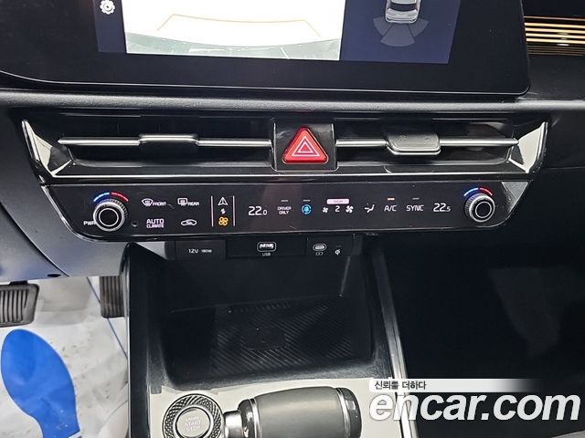 Kia Niro Prestige 2022 — фото 10