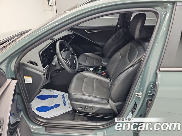 Kia Niro Prestige 2022 — фото 15