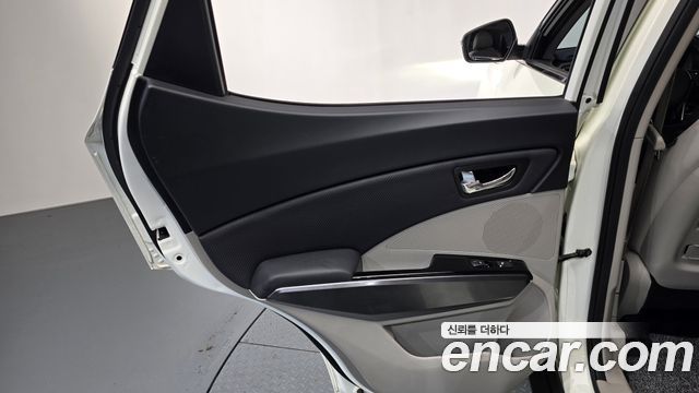 KG Mobility (SsangYong) Tivoli Air 1.5 A3 2WD 2021 — фото 25