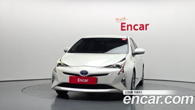 Toyota Prius (IV) 1.8 E 2017 — фото 3
