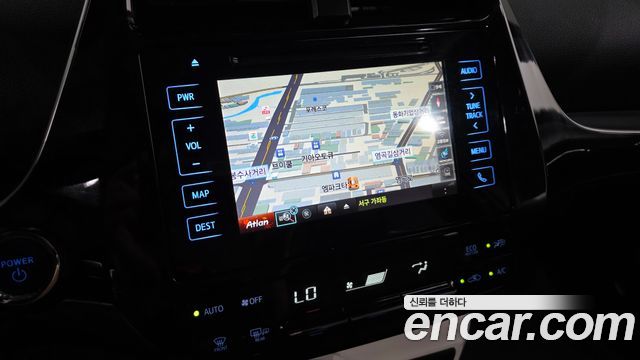 Toyota Prius (IV) 1.8 E 2017 — фото 14