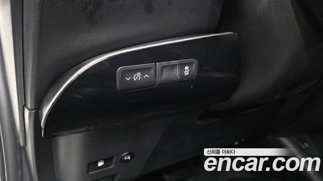 Toyota Prius (IV) 1.8 E 2017 — фото 17