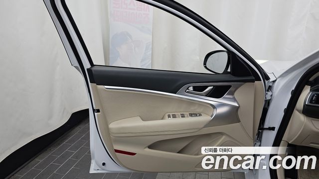 Genesis G70 Gasoline 2.0T 2WD 2022 — фото 24
