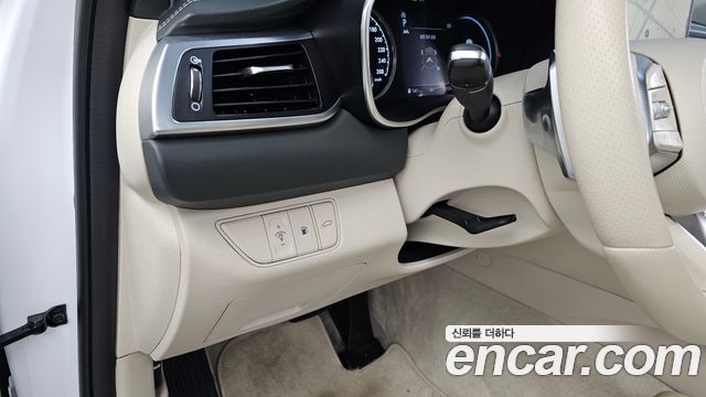 Genesis G70 Gasoline 2.0T 2WD 2022 — фото 28