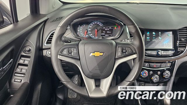 Chevrolet Trax 1.4 Blade 2018 — фото 13