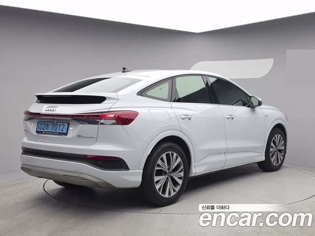 Audi Q4 e-tron (F4) 40 Sportback 2023 — фото 2