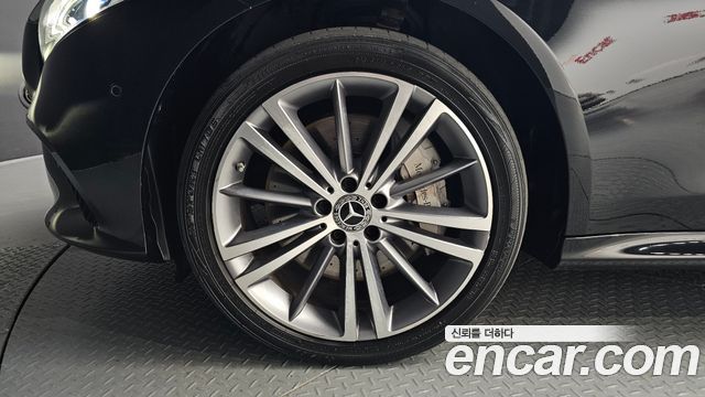 Mercedes-Benz CLS-Class (C257) CLS400d 4MATIC 2019 — фото 5