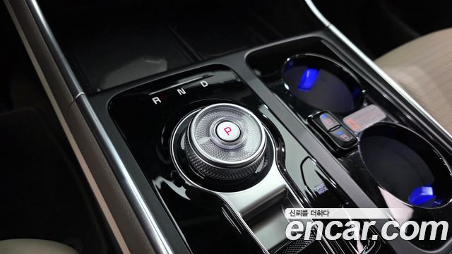 Kia Carnival (IV) HEV 9-Seater Hi-Limousine Signature 2024 — фото 9