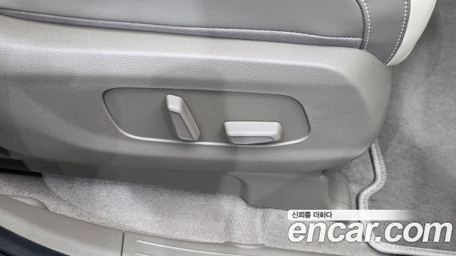 Kia Carnival (IV) HEV 9-Seater Hi-Limousine Signature 2024 — фото 34