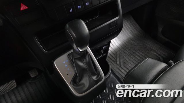 Hyundai Staria Tourer 11-Seater Modern 2023 — фото 9