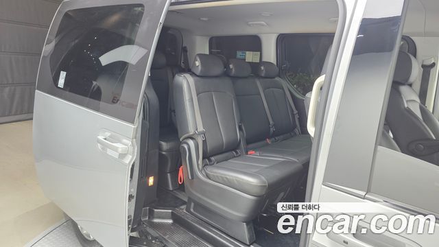 Hyundai Staria Tourer 11-Seater Modern 2023 — фото 12