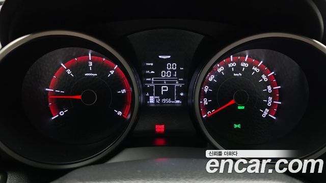 KG Mobility (SsangYong) Tivoli Diesel LX 2WD 2016 — фото 8