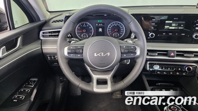 Kia K5 (III) 2.0 Trendy 2023 — фото 13