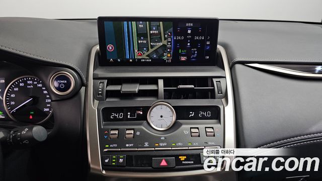 Lexus NX300h Executive 2019 — фото 14