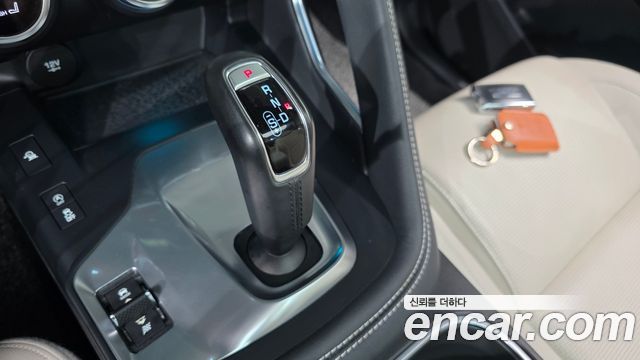 Jaguar E-PACE R250 R-Dynamic SE 2018 — фото 9