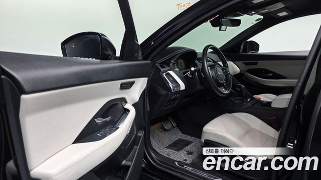 Jaguar E-PACE R250 R-Dynamic SE 2018 — фото 10