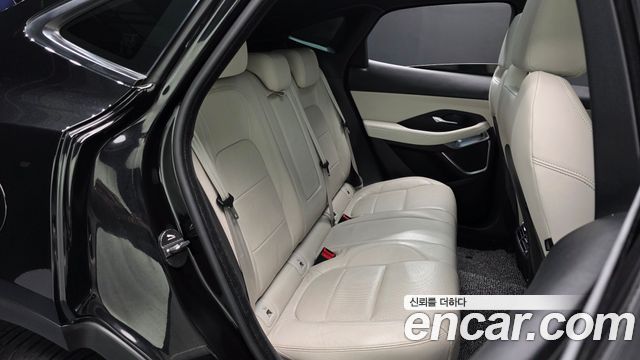 Jaguar E-PACE R250 R-Dynamic SE 2018 — фото 11