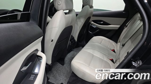 Jaguar E-PACE R250 R-Dynamic SE 2018 — фото 12