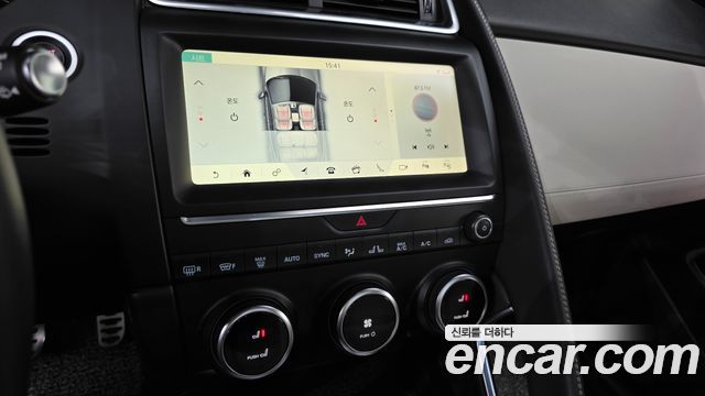 Jaguar E-PACE R250 R-Dynamic SE 2018 — фото 14