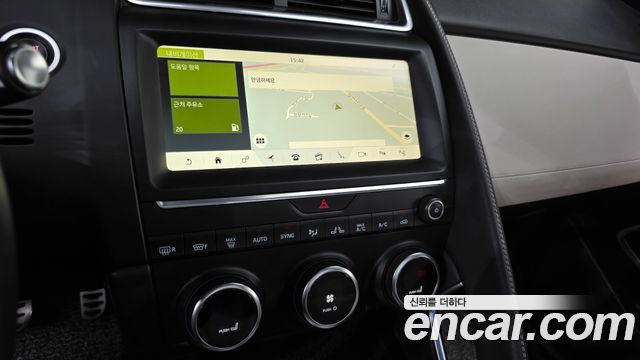 Jaguar E-PACE R250 R-Dynamic SE 2018 — фото 15
