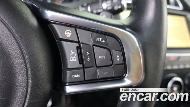 Jaguar E-PACE R250 R-Dynamic SE 2018 — фото 19