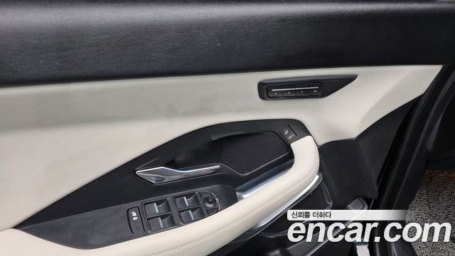Jaguar E-PACE R250 R-Dynamic SE 2018 — фото 20