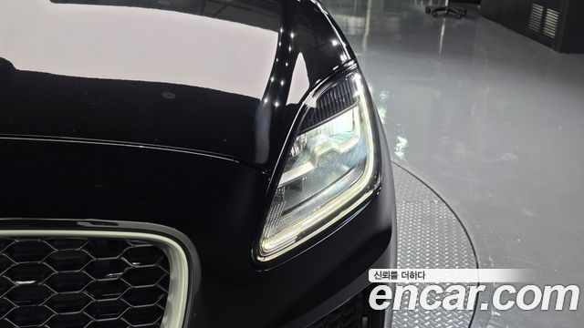 Jaguar E-PACE R250 R-Dynamic SE 2018 — фото 22