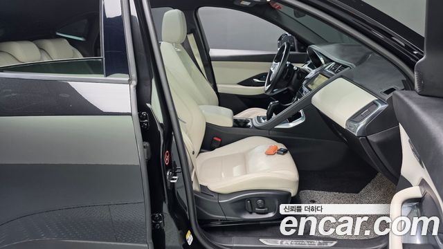 Jaguar E-PACE R250 R-Dynamic SE 2018 — фото 26