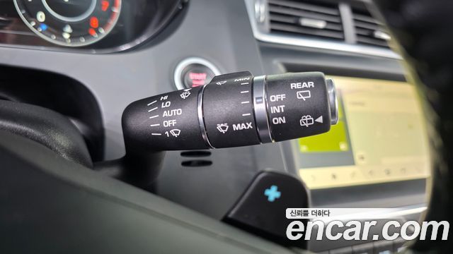 Jaguar E-PACE R250 R-Dynamic SE 2018 — фото 27