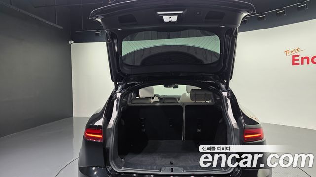 Jaguar E-PACE R250 R-Dynamic SE 2018 — фото 33