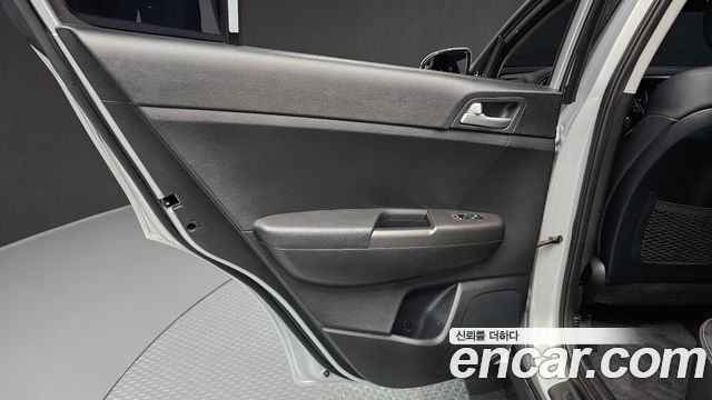 Kia Sportage The Bold Diesel 2.0 2WD Prestige 2019 — фото 25