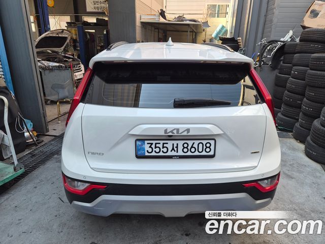 Kia Niro Prestige 2025 — фото 4