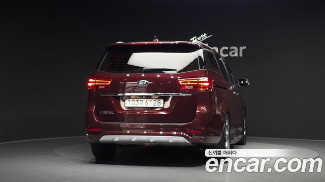 Kia Carnival 9-Seater Luxury 2020 — фото 4