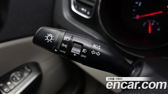 Kia Carnival 9-Seater Luxury 2020 — фото 18