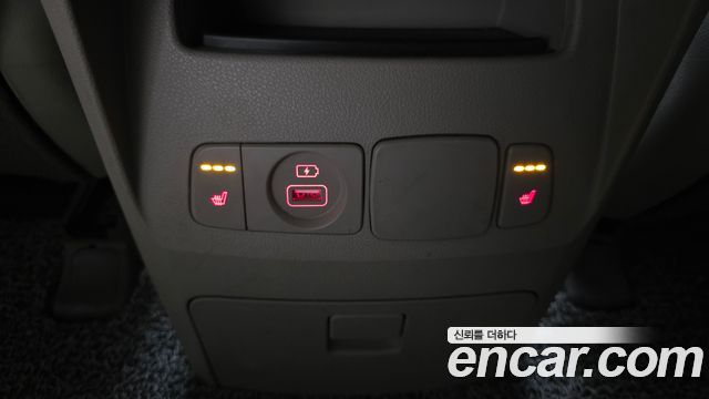 Kia Carnival 9-Seater Luxury 2020 — фото 19