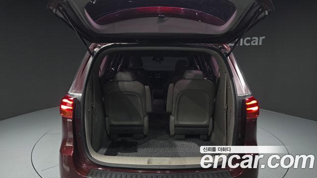 Kia Carnival 9-Seater Luxury 2020 — фото 20