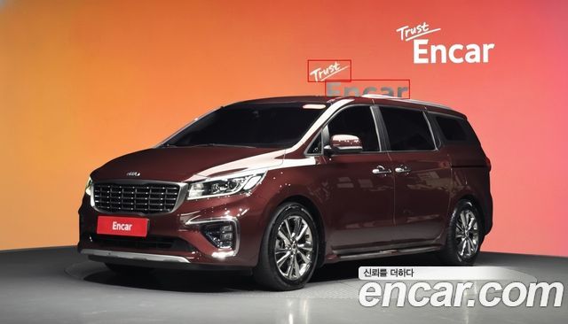Kia Carnival 9-Seater Luxury 2020 — фото 1