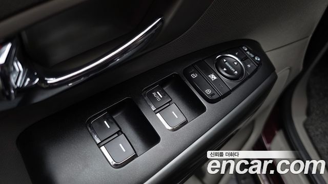 Kia Carnival 9-Seater Luxury 2020 — фото 30