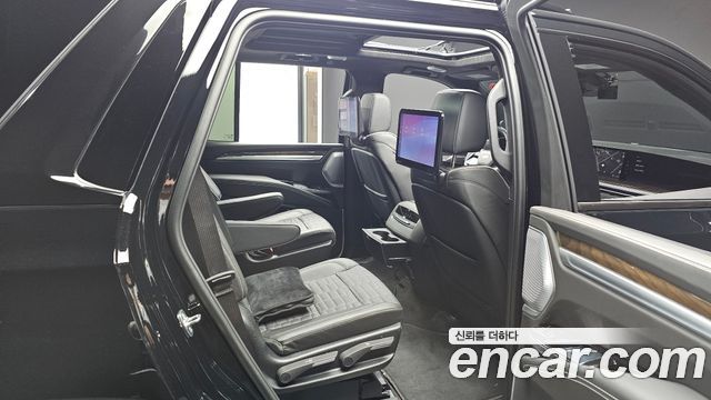 Cadillac Escalade (V) 6.2 Sports Platinum 2026 — фото 11
